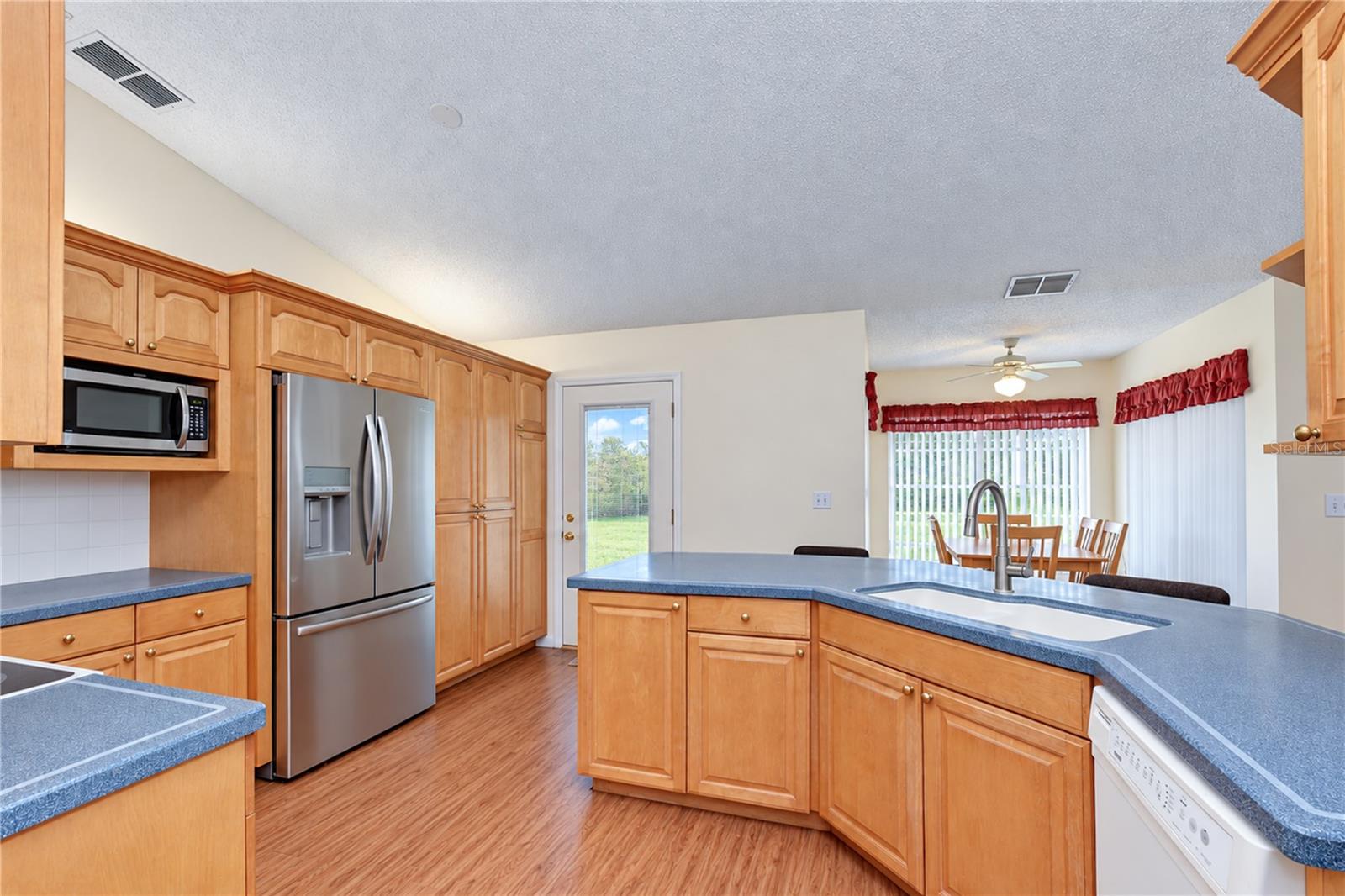 3066 ESPLANADE DR