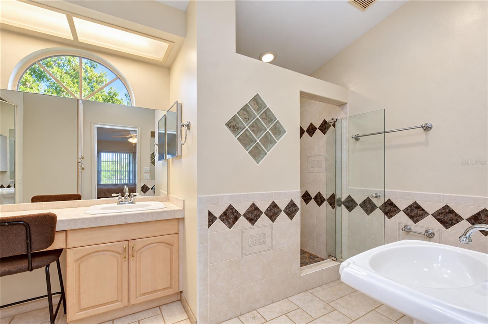 3066 ESPLANADE DR