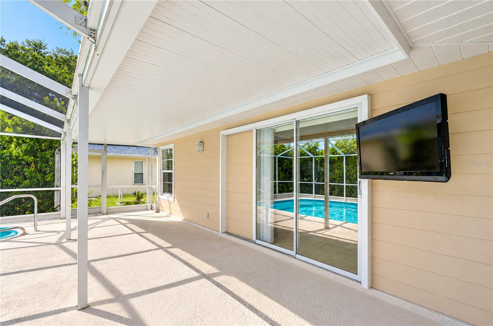 3066 ESPLANADE DR