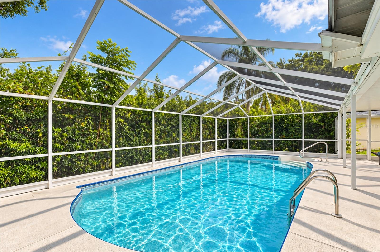 3066 ESPLANADE DR
