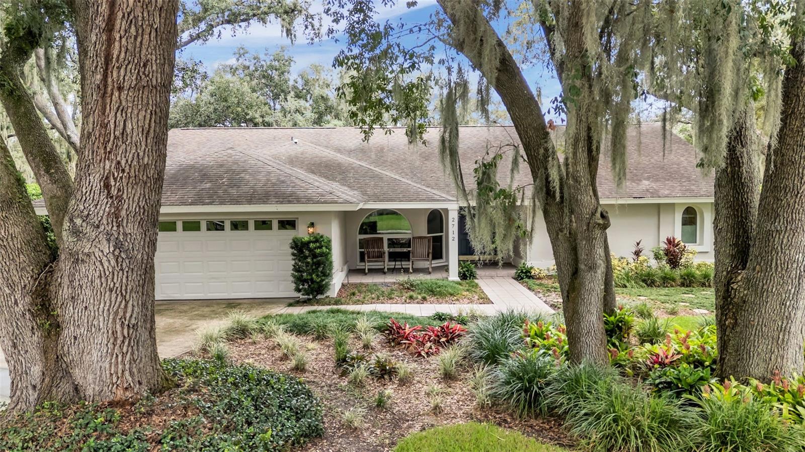 2712 LAUREL OAK DR