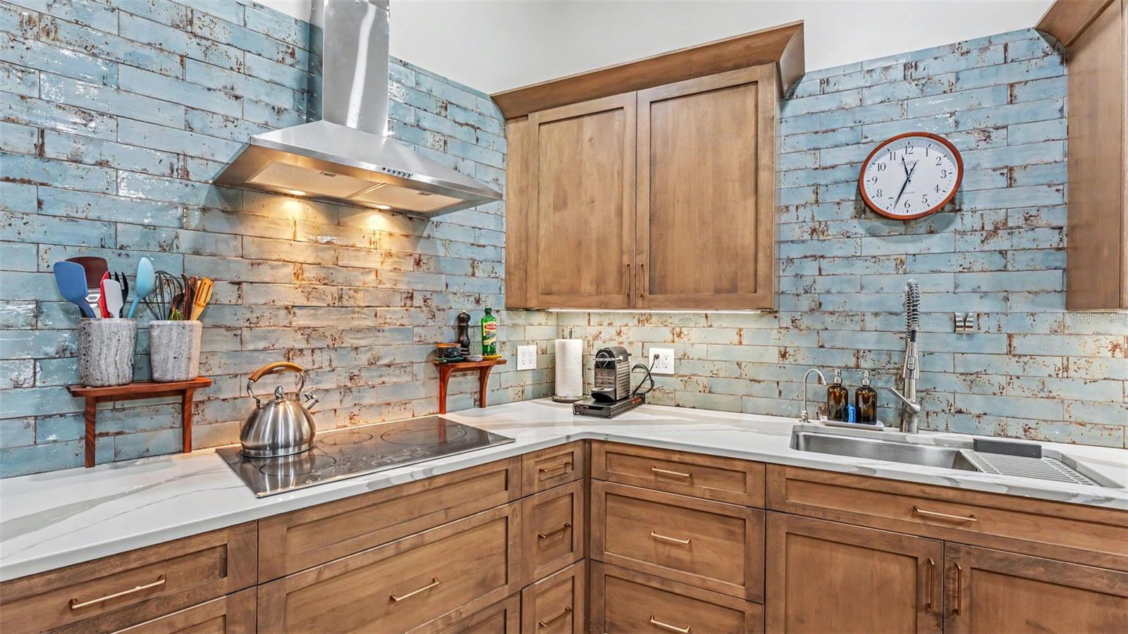 2712 LAUREL OAK DR