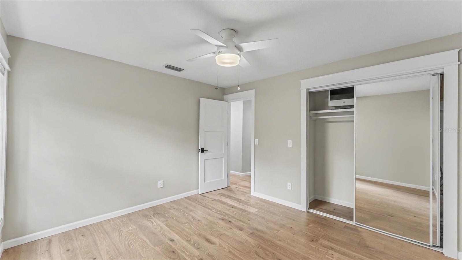 2712 LAUREL OAK DR