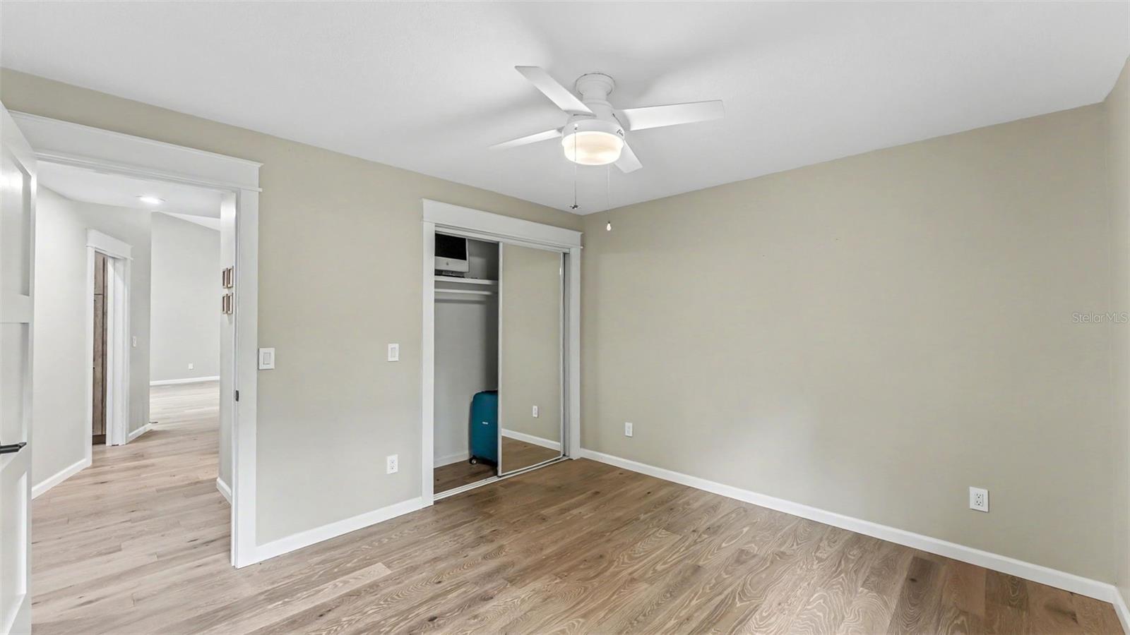 2712 LAUREL OAK DR
