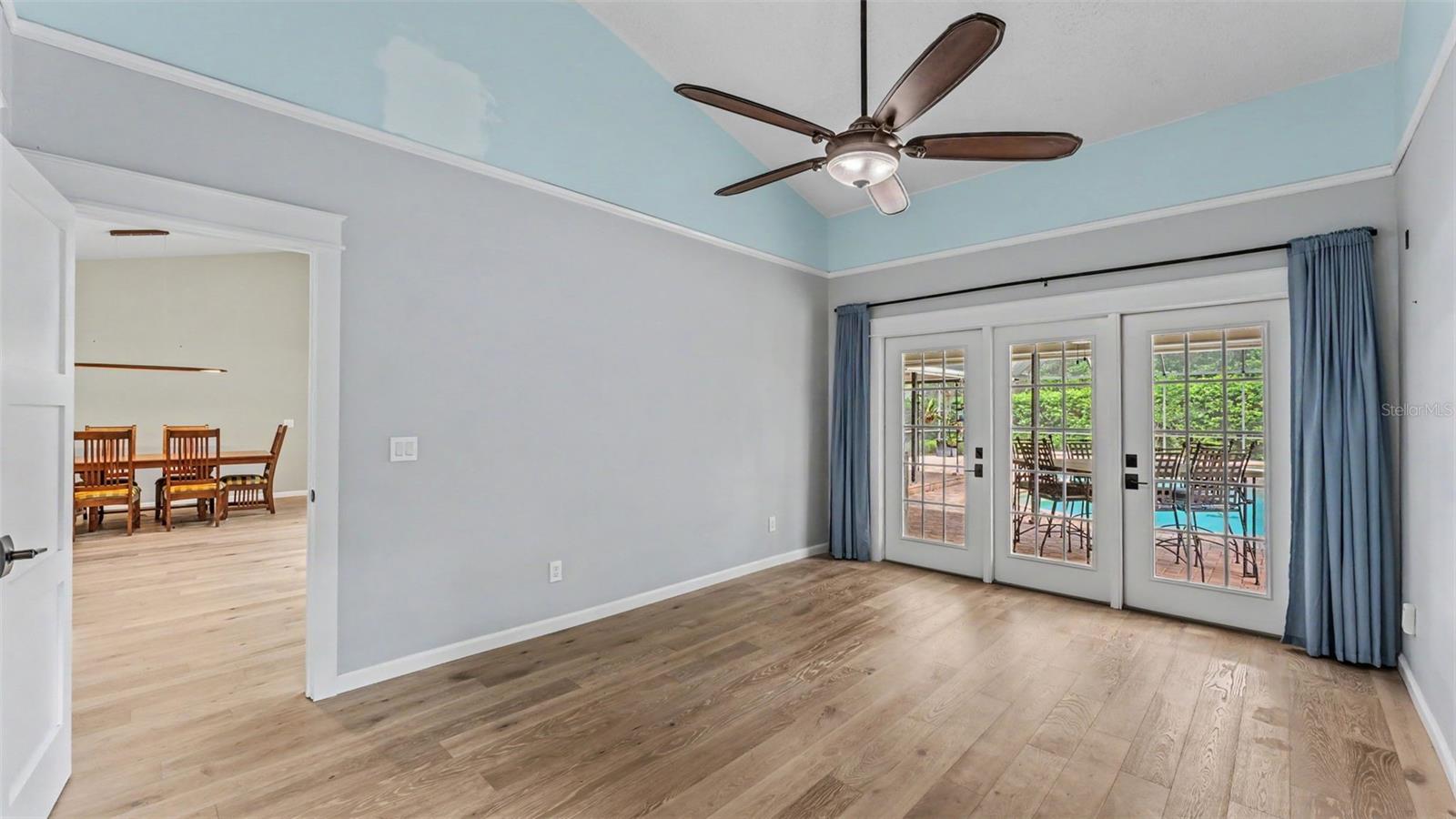 2712 LAUREL OAK DR