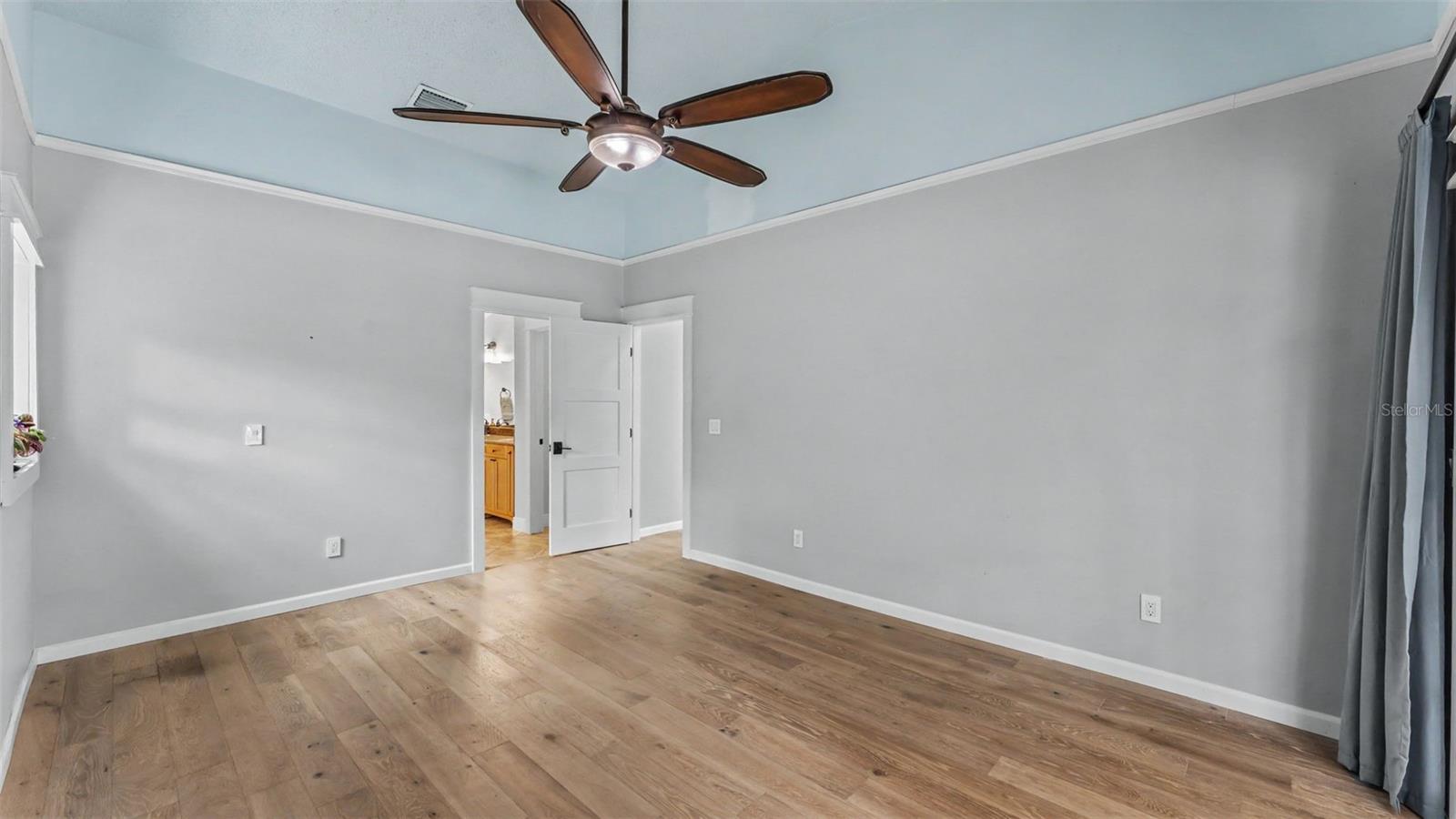 2712 LAUREL OAK DR