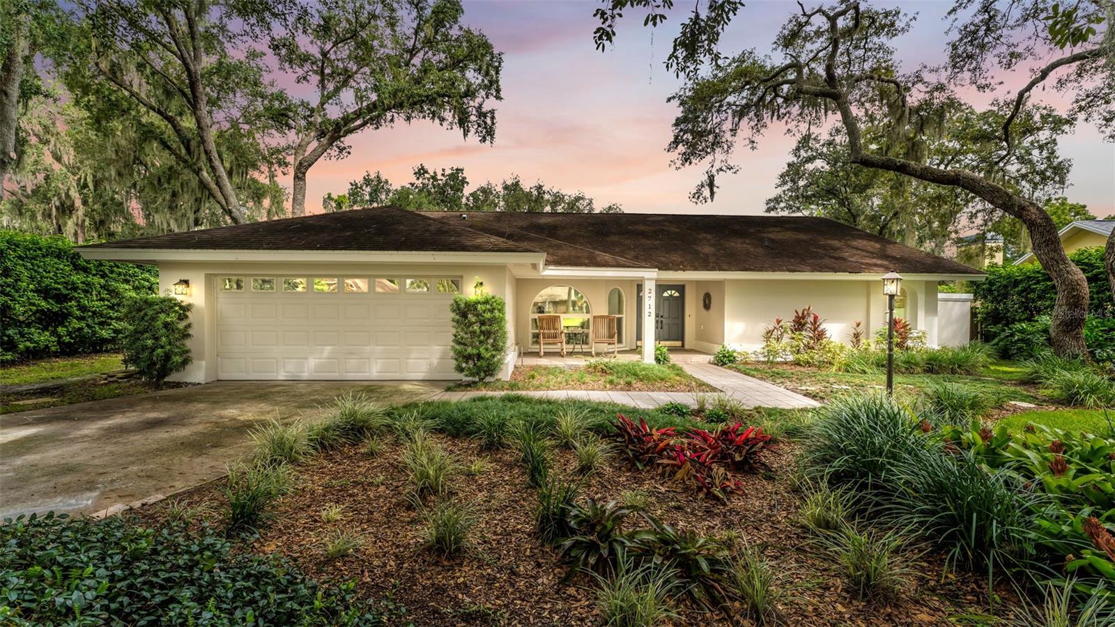 2712 LAUREL OAK DR