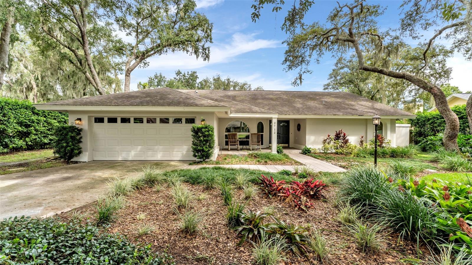 2712 LAUREL OAK DR
