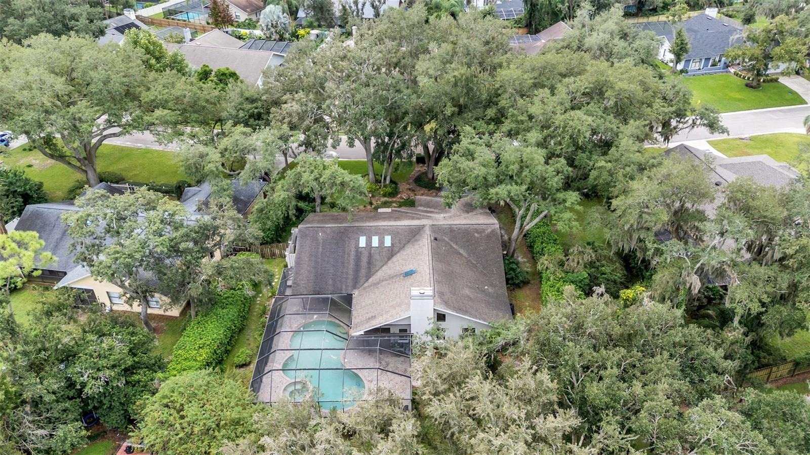 2712 LAUREL OAK DR