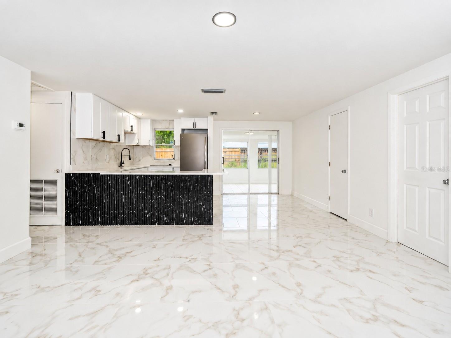4408 W ELM ST