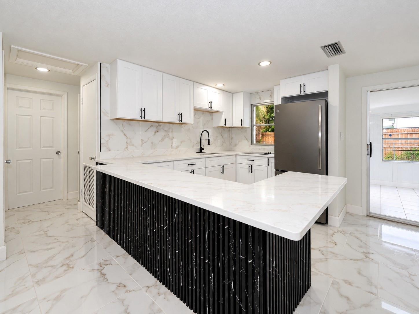 4408 W ELM ST