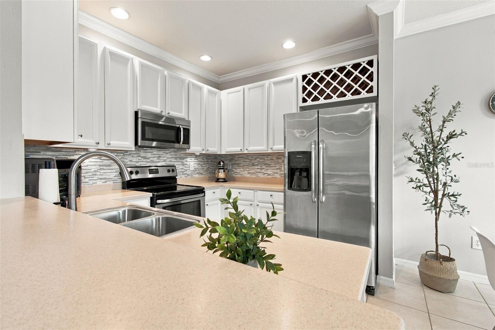 9420 GEORGIAN PARK LN #108