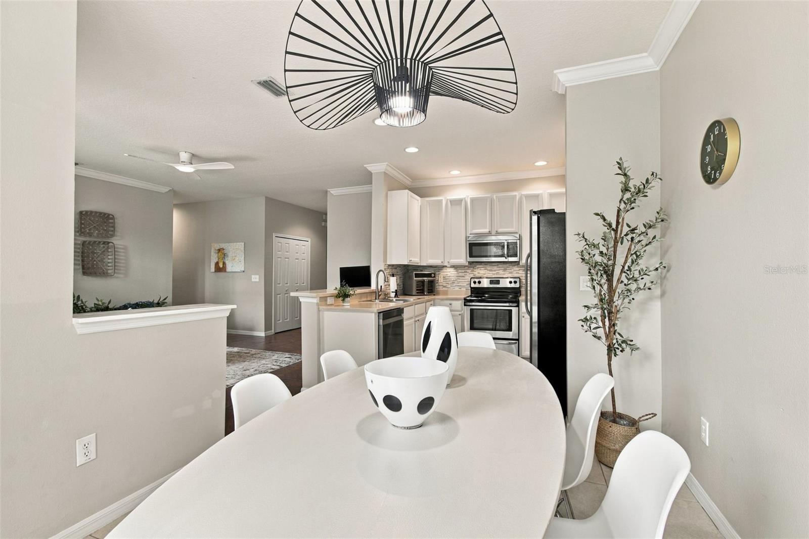 9420 GEORGIAN PARK LN #108