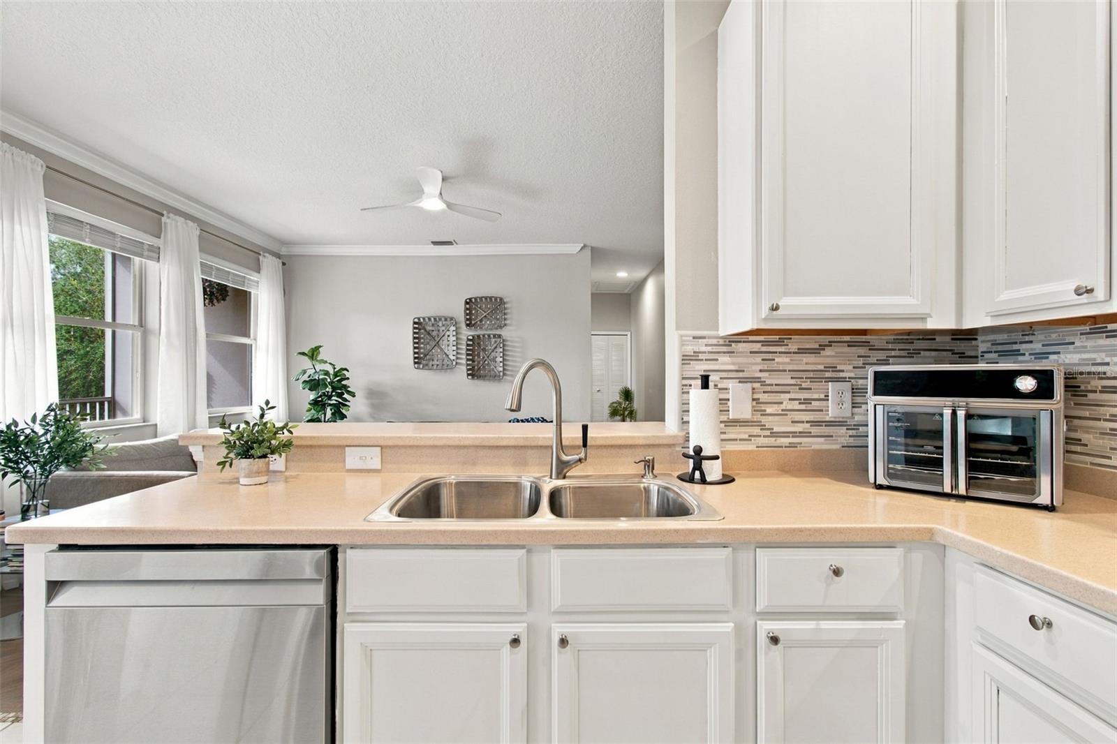 9420 GEORGIAN PARK LN #108