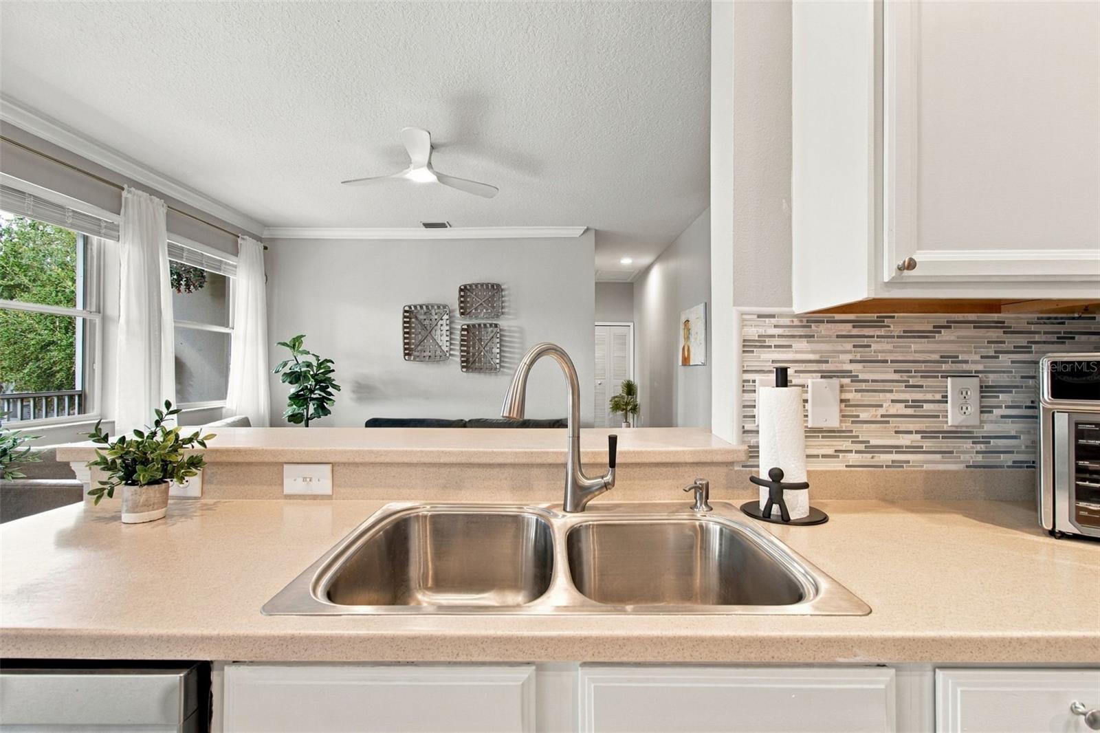 9420 GEORGIAN PARK LN #108
