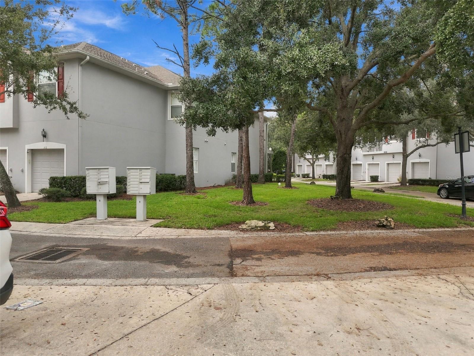 9420 GEORGIAN PARK LN #108