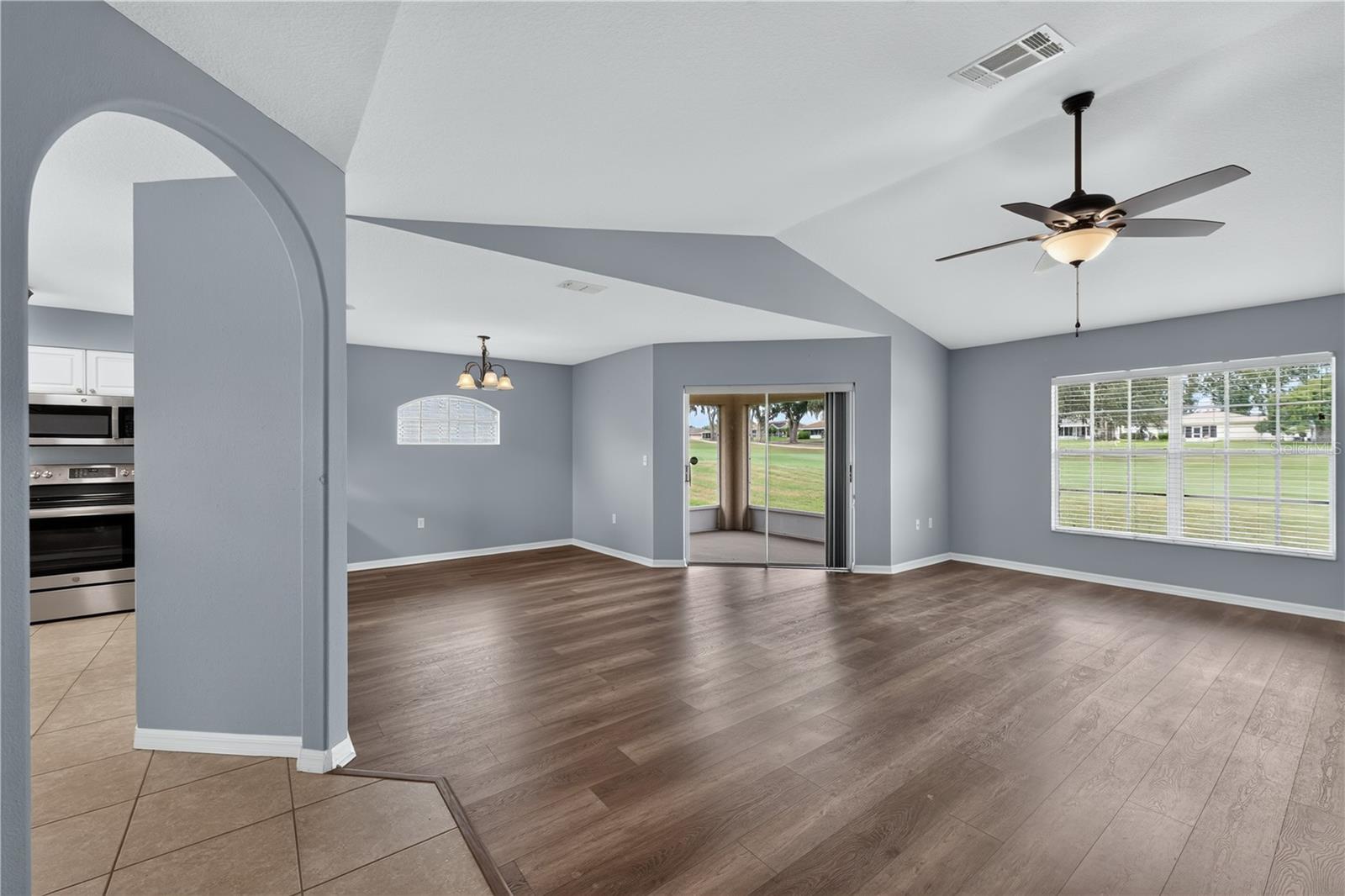 11048 MOSHIE LN