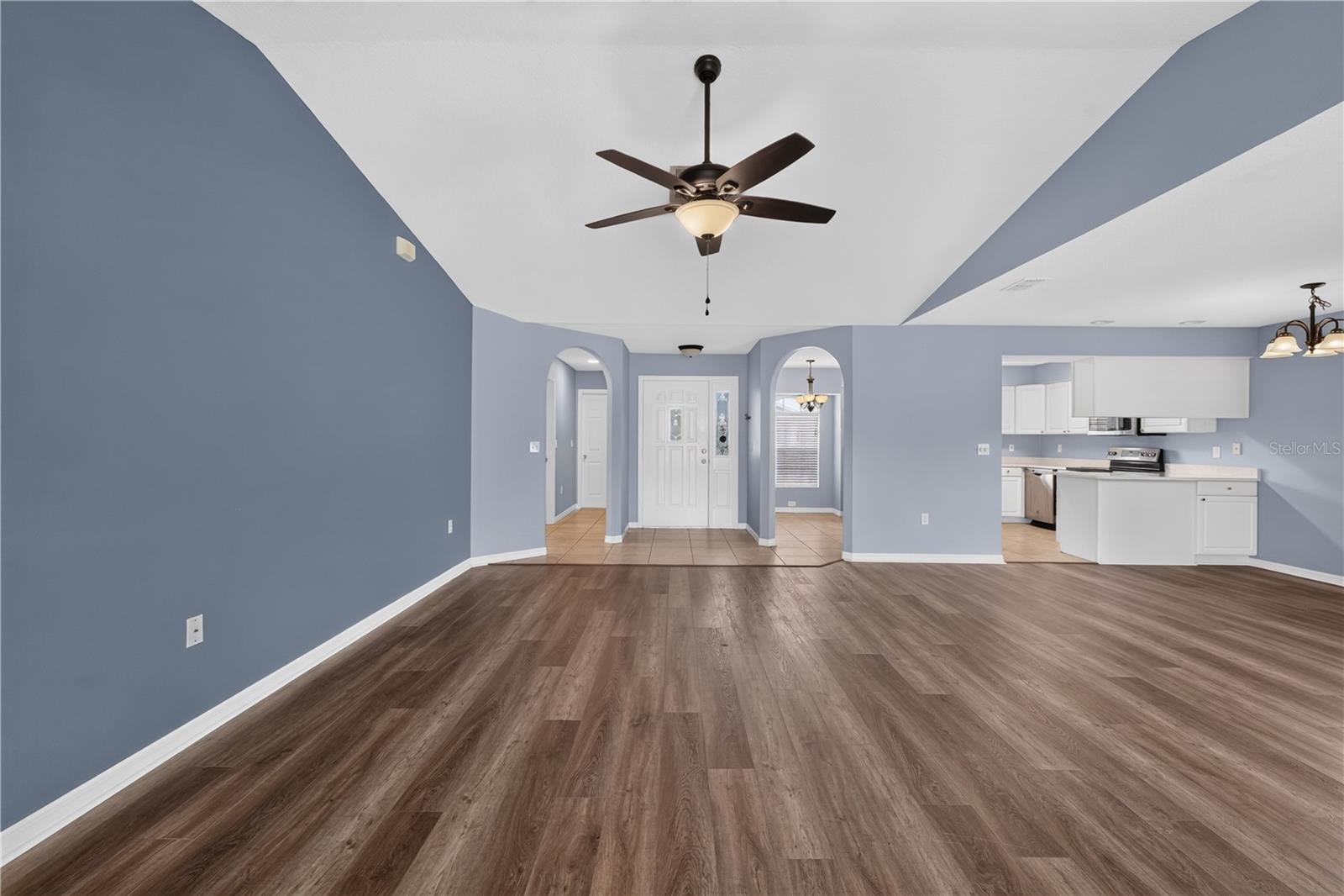 11048 MOSHIE LN