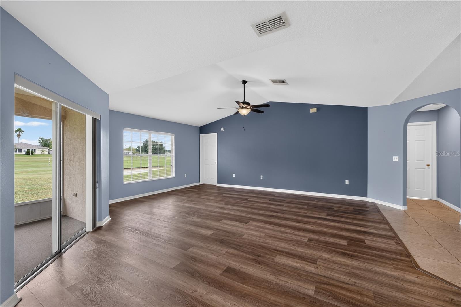 11048 MOSHIE LN
