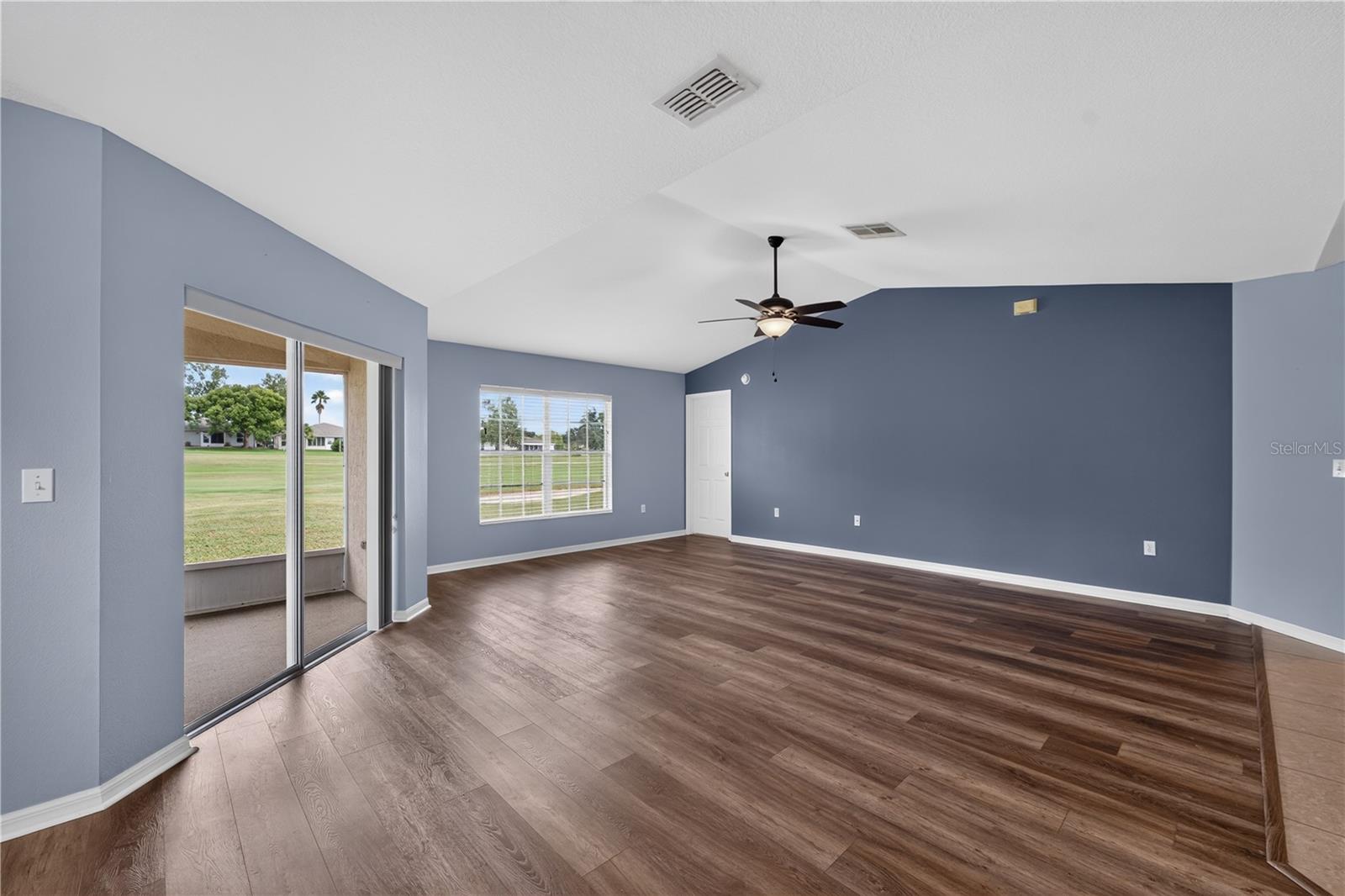 11048 MOSHIE LN