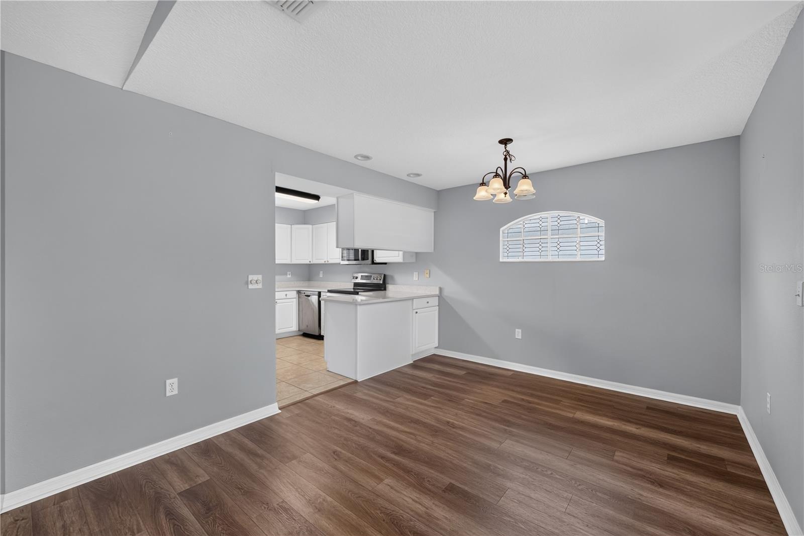 11048 MOSHIE LN