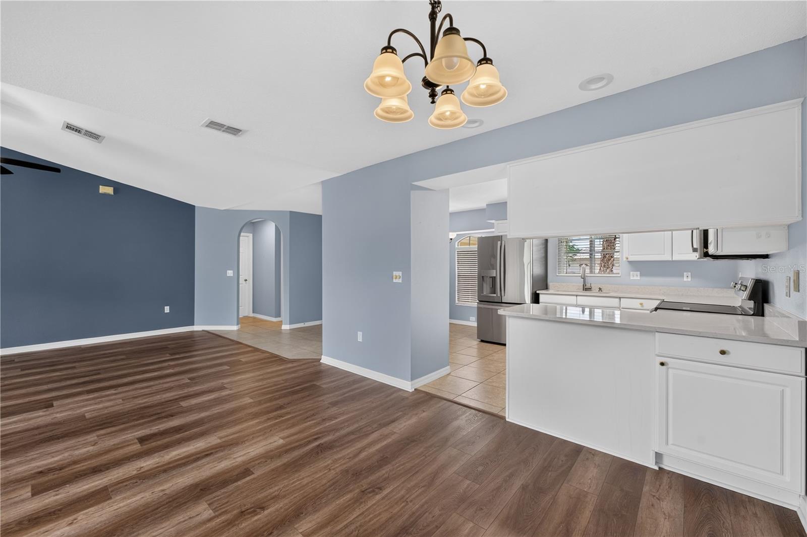 11048 MOSHIE LN