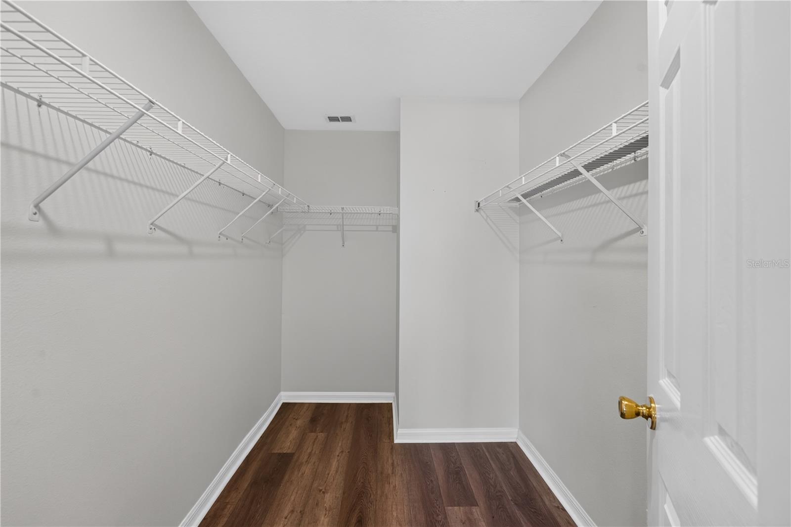 11048 MOSHIE LN