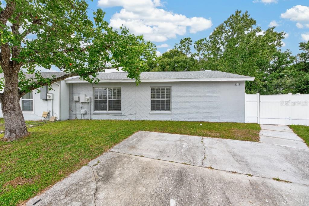 1219 MOHRLAKE DR