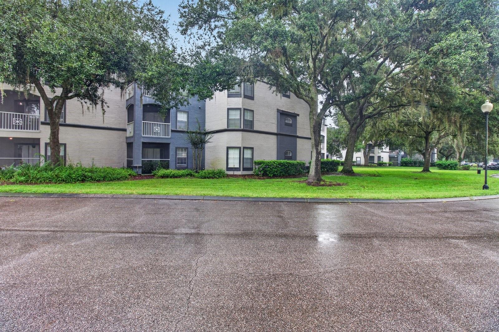8513 ISLAND BREEZE LN #207
