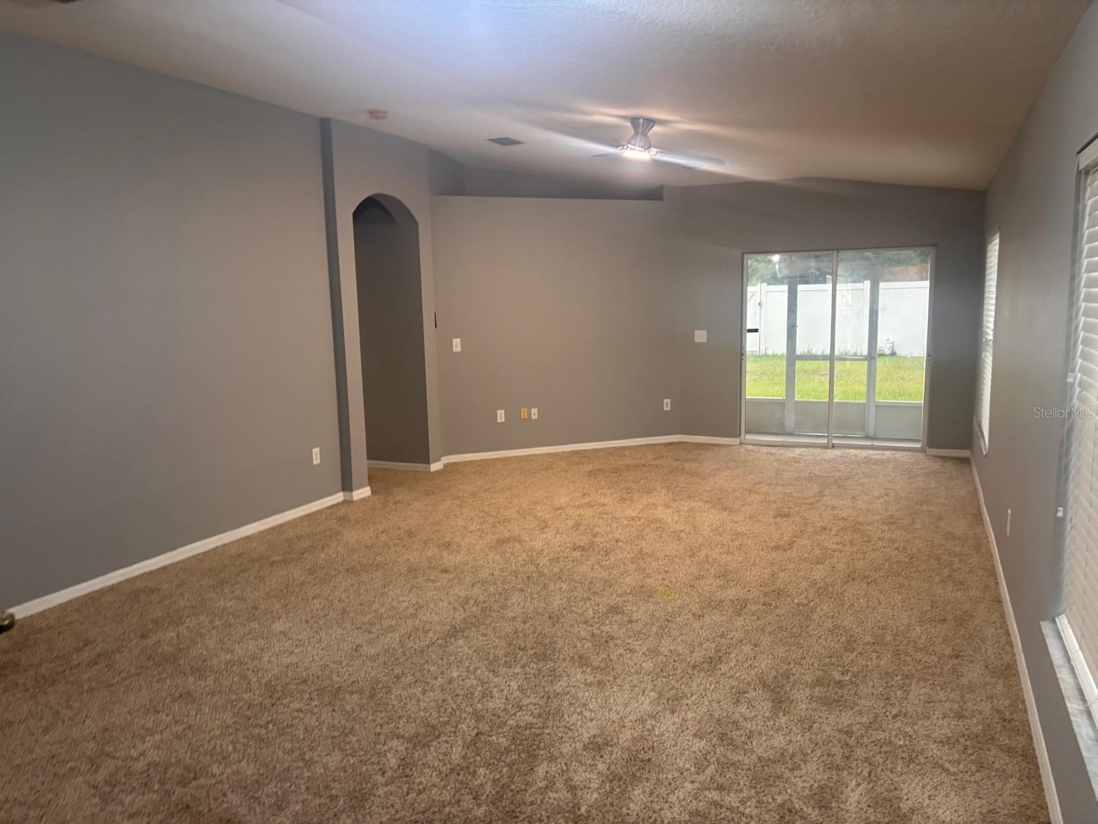 7834 CARRIAGE POINTE DR