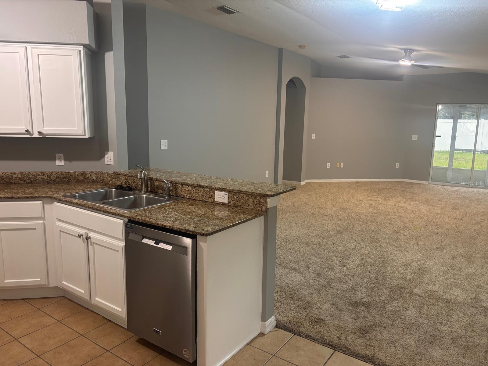 7834 CARRIAGE POINTE DR