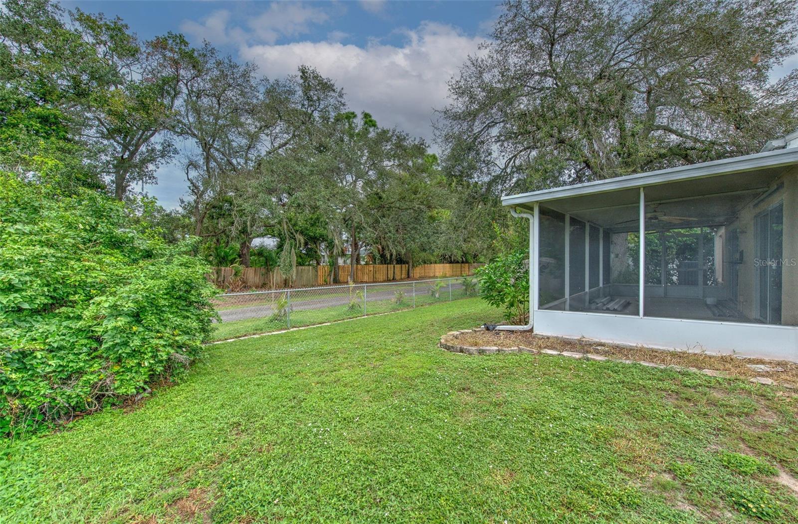 235 LAKEWAY LN