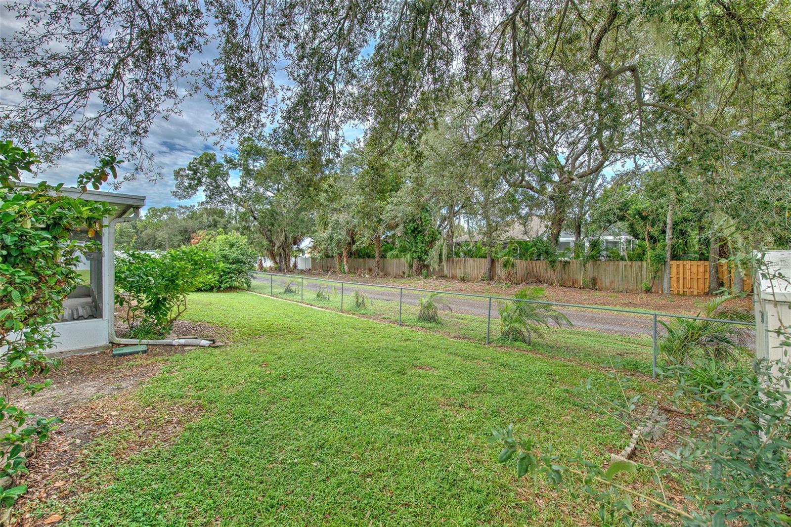 235 LAKEWAY LN