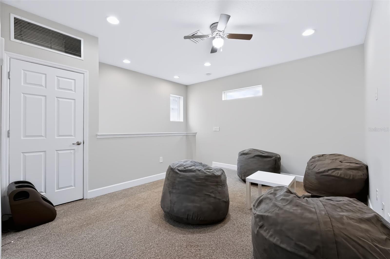 6118 VOYAGERS PL