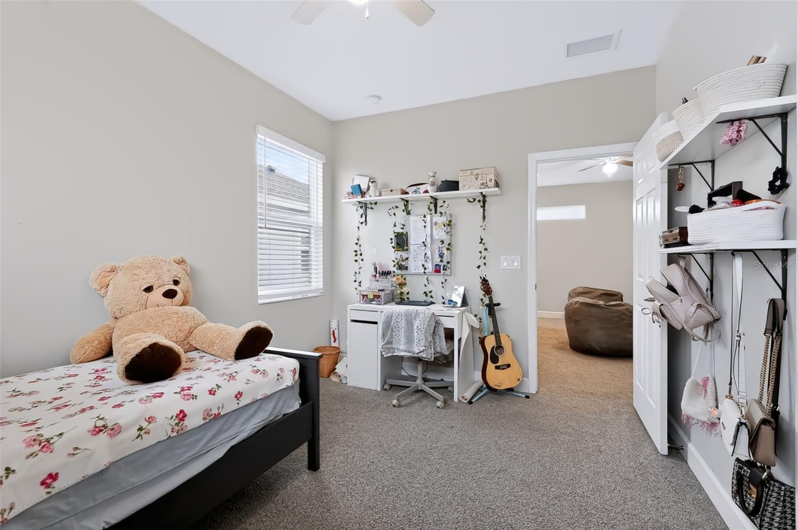 6118 VOYAGERS PL