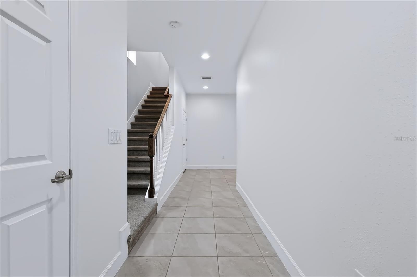 6118 VOYAGERS PL
