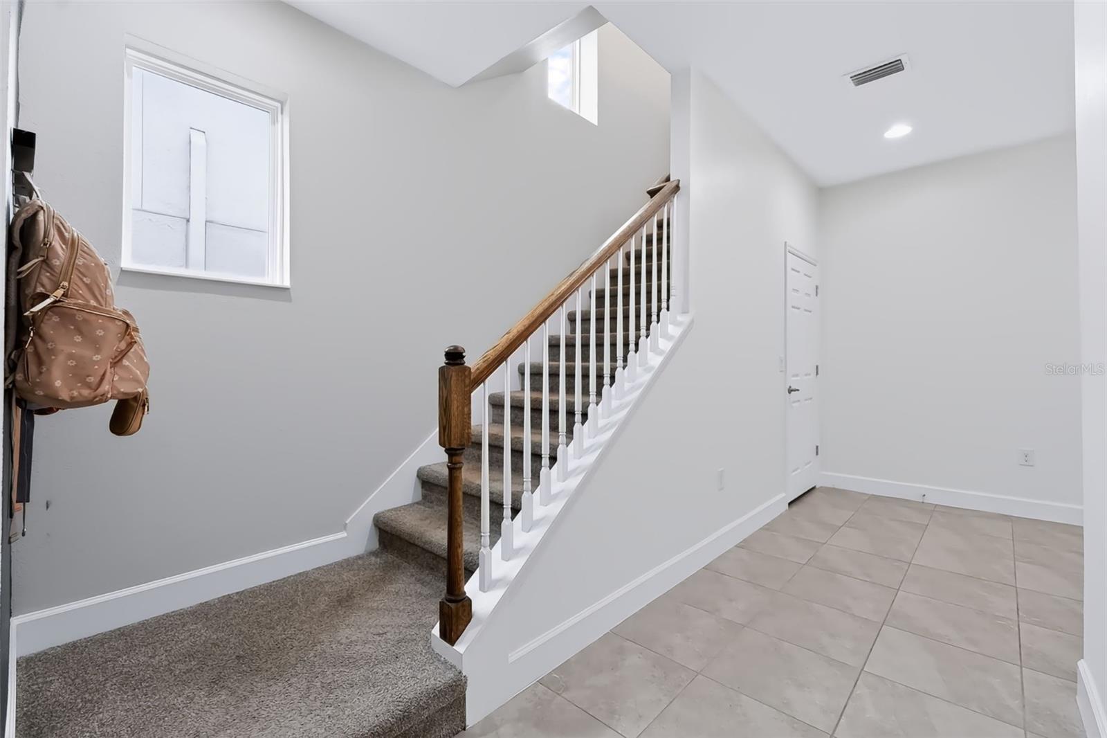 6118 VOYAGERS PL