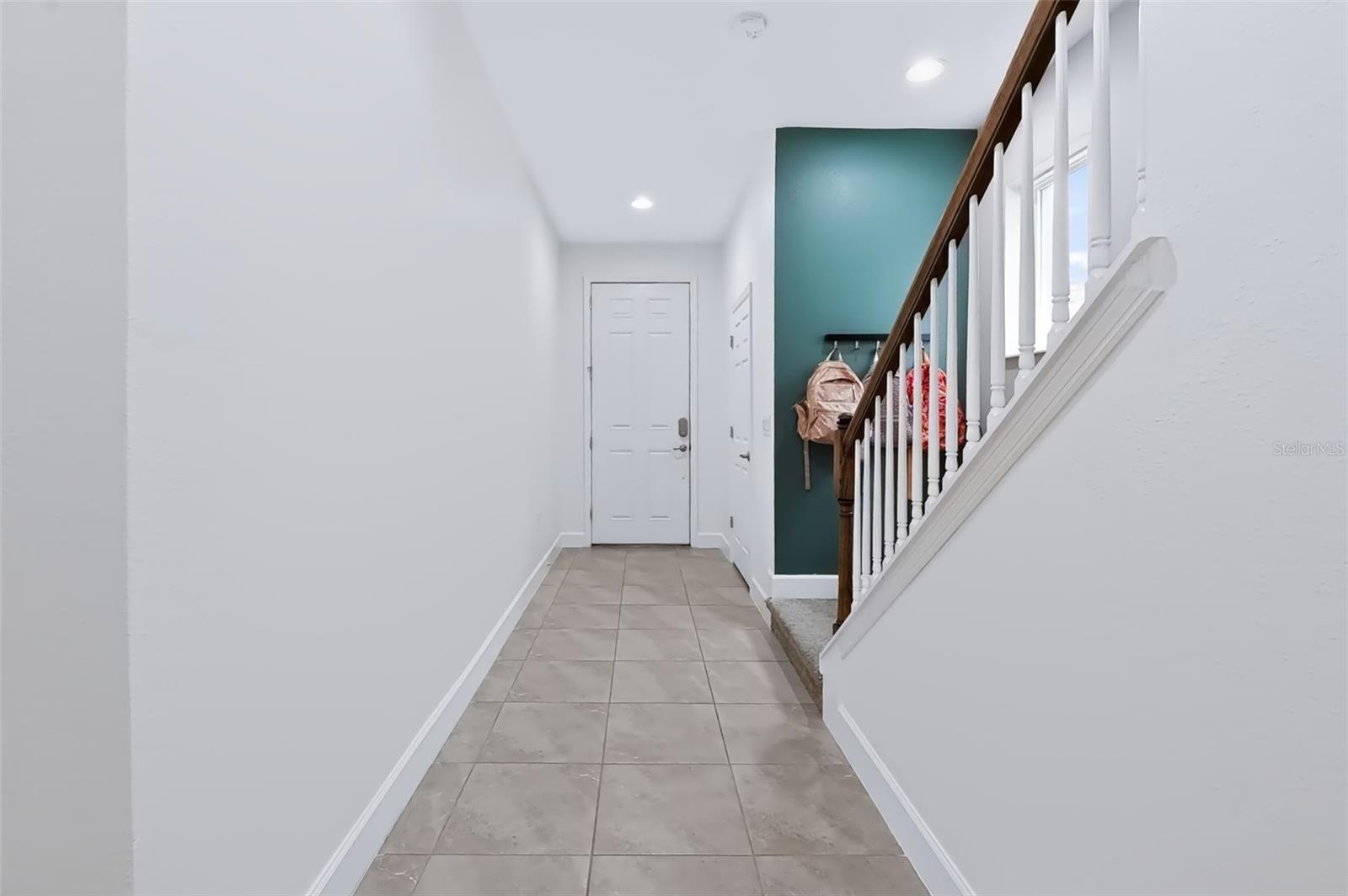 6118 VOYAGERS PL