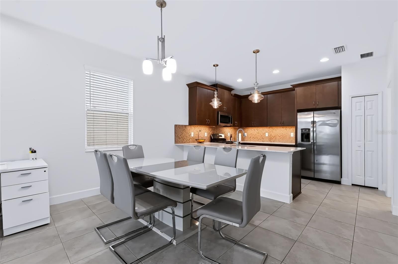 6118 VOYAGERS PL