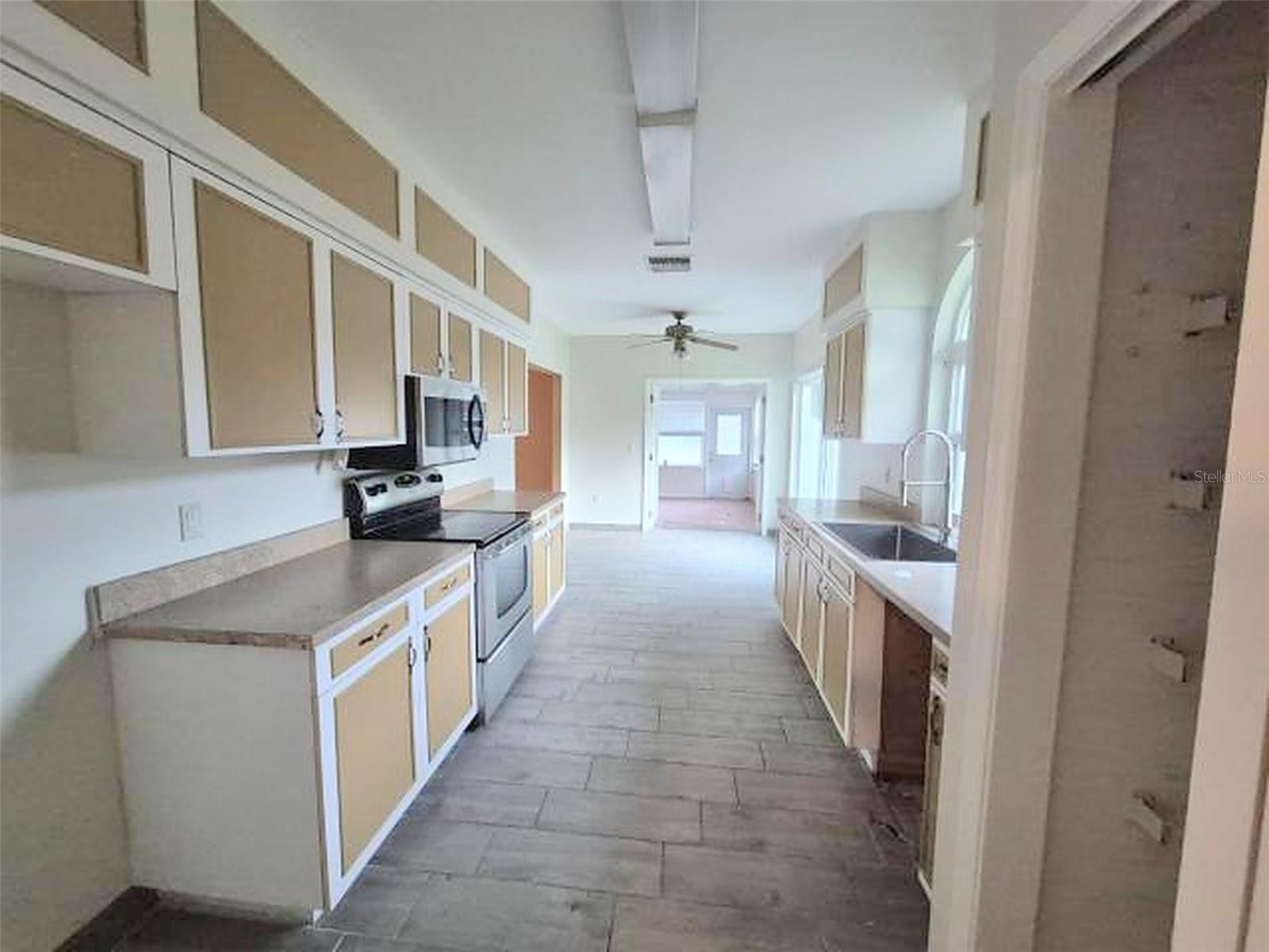902 GREENBELT CIR