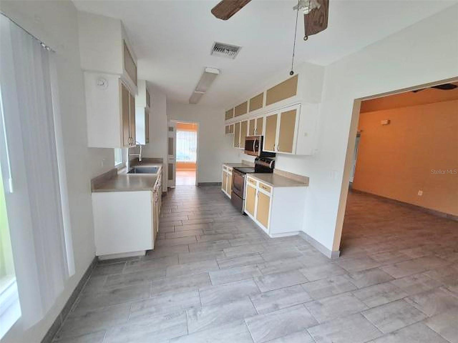 902 GREENBELT CIR