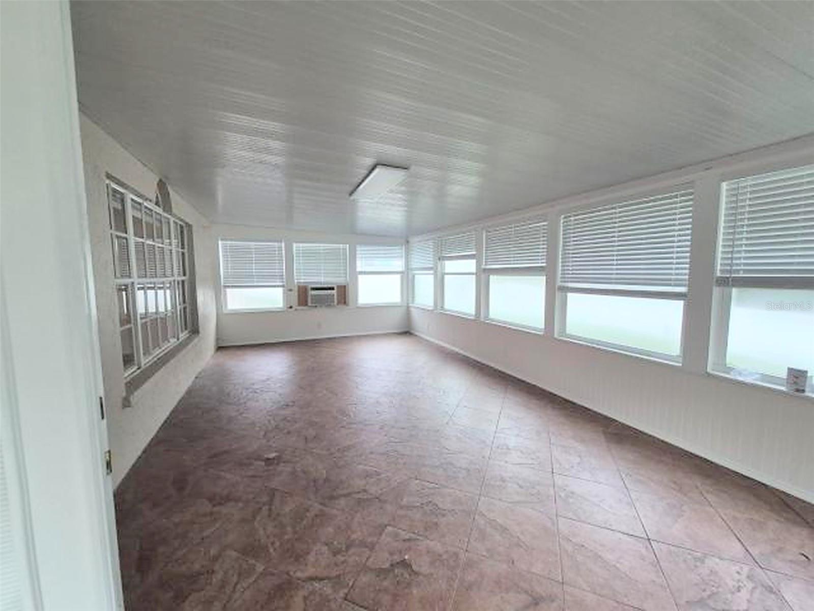 902 GREENBELT CIR