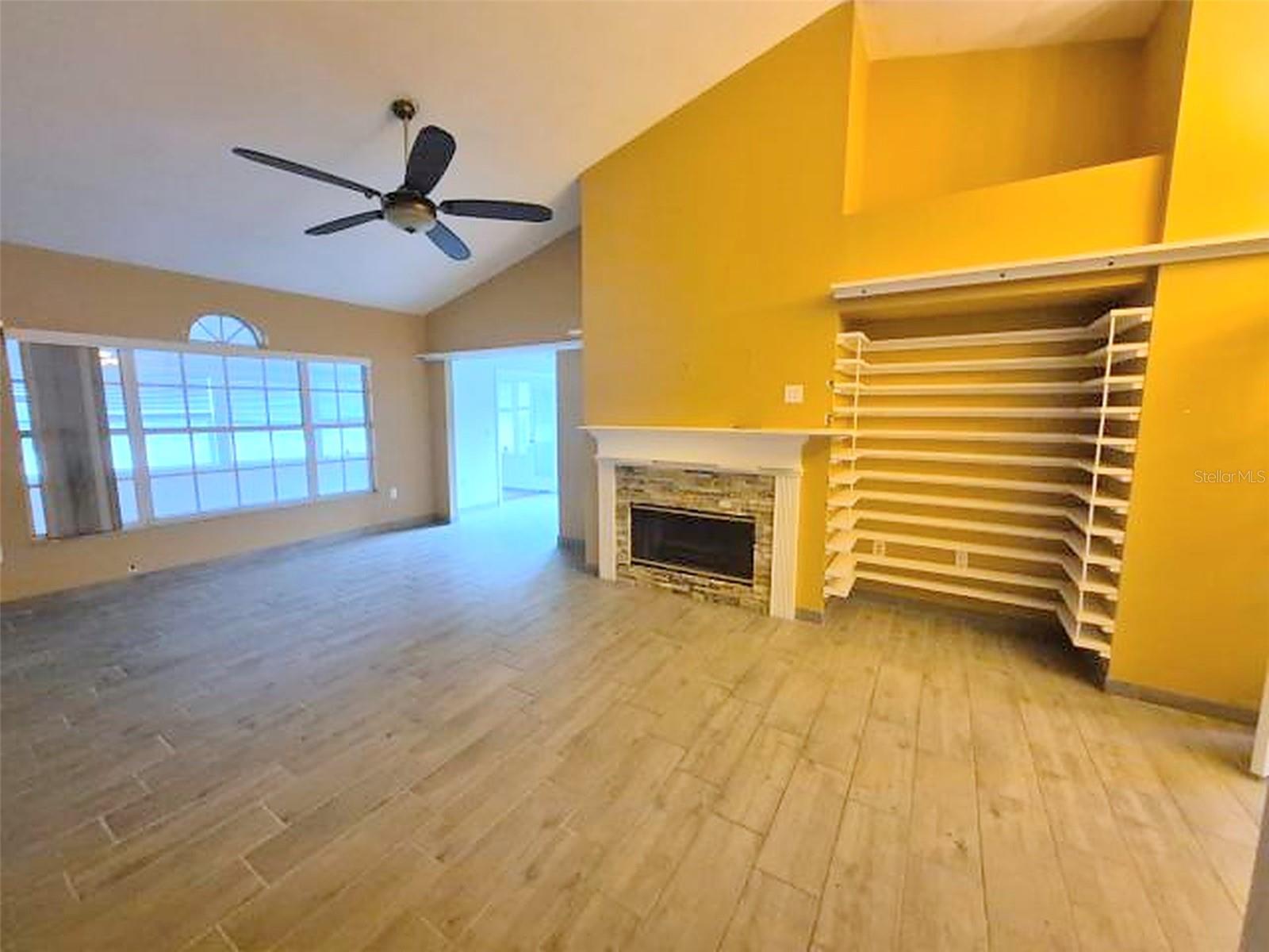 902 GREENBELT CIR