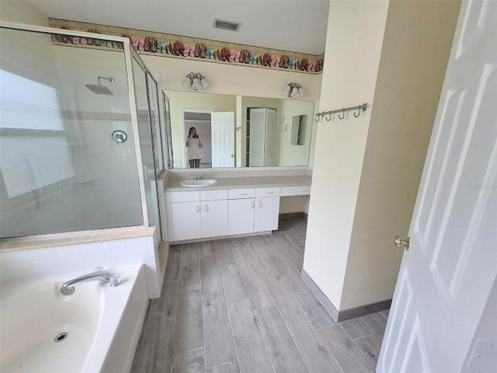 902 GREENBELT CIR