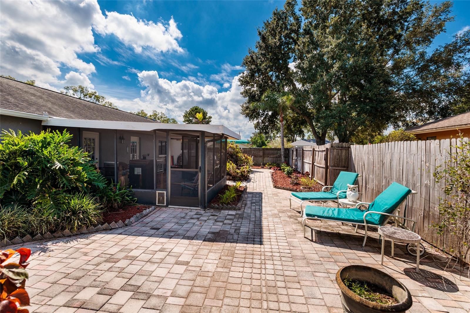 23208 SIERRA RD