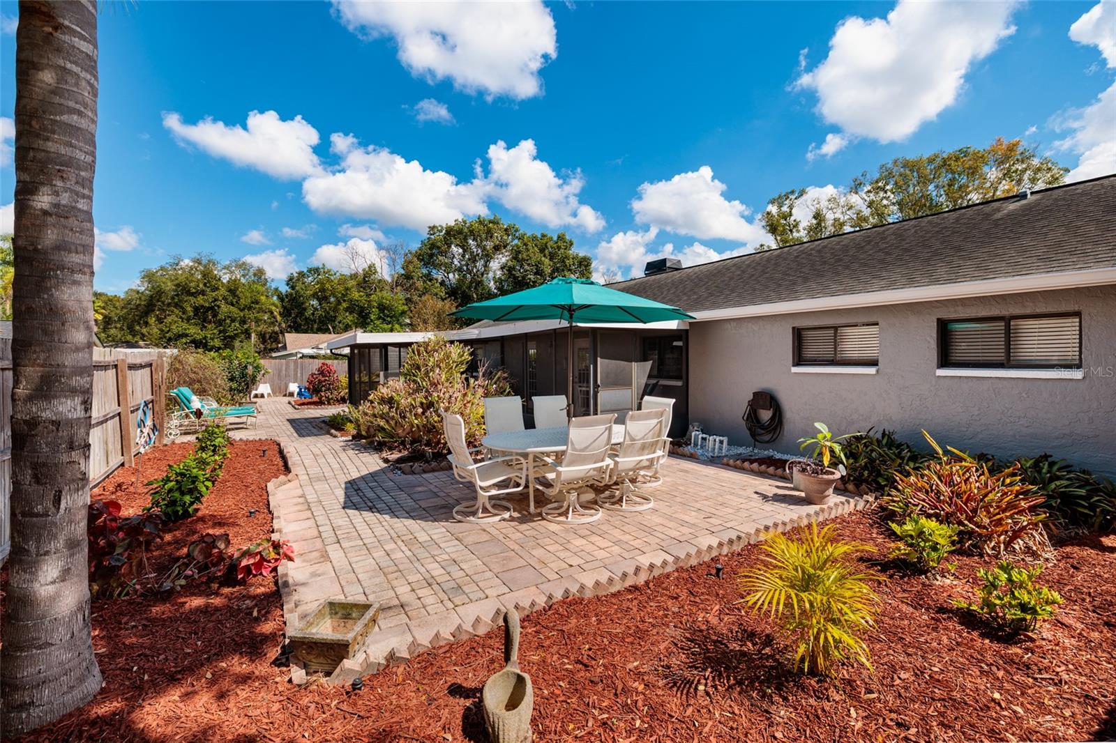 23208 SIERRA RD