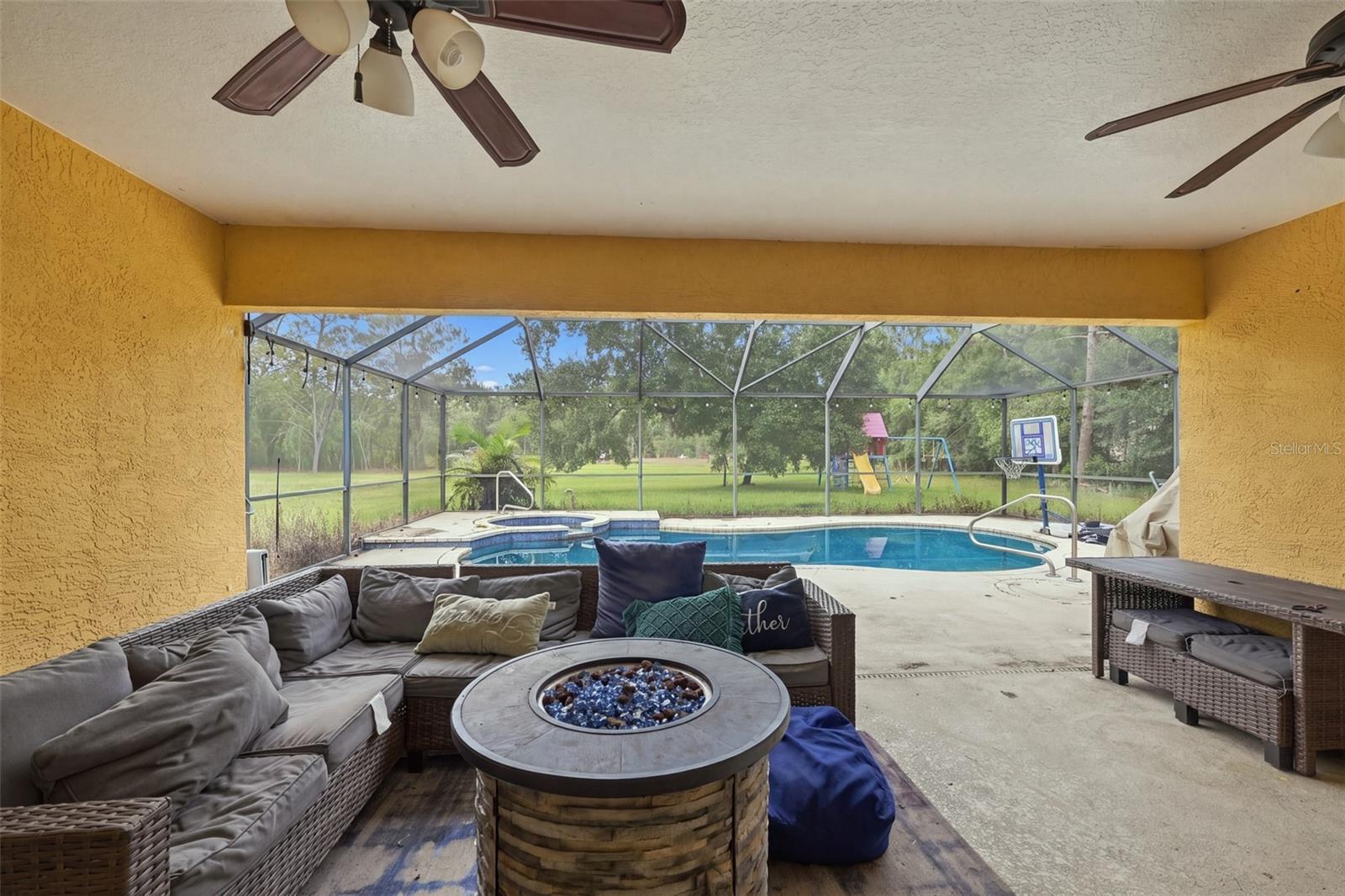 7405 MIRACLE LN