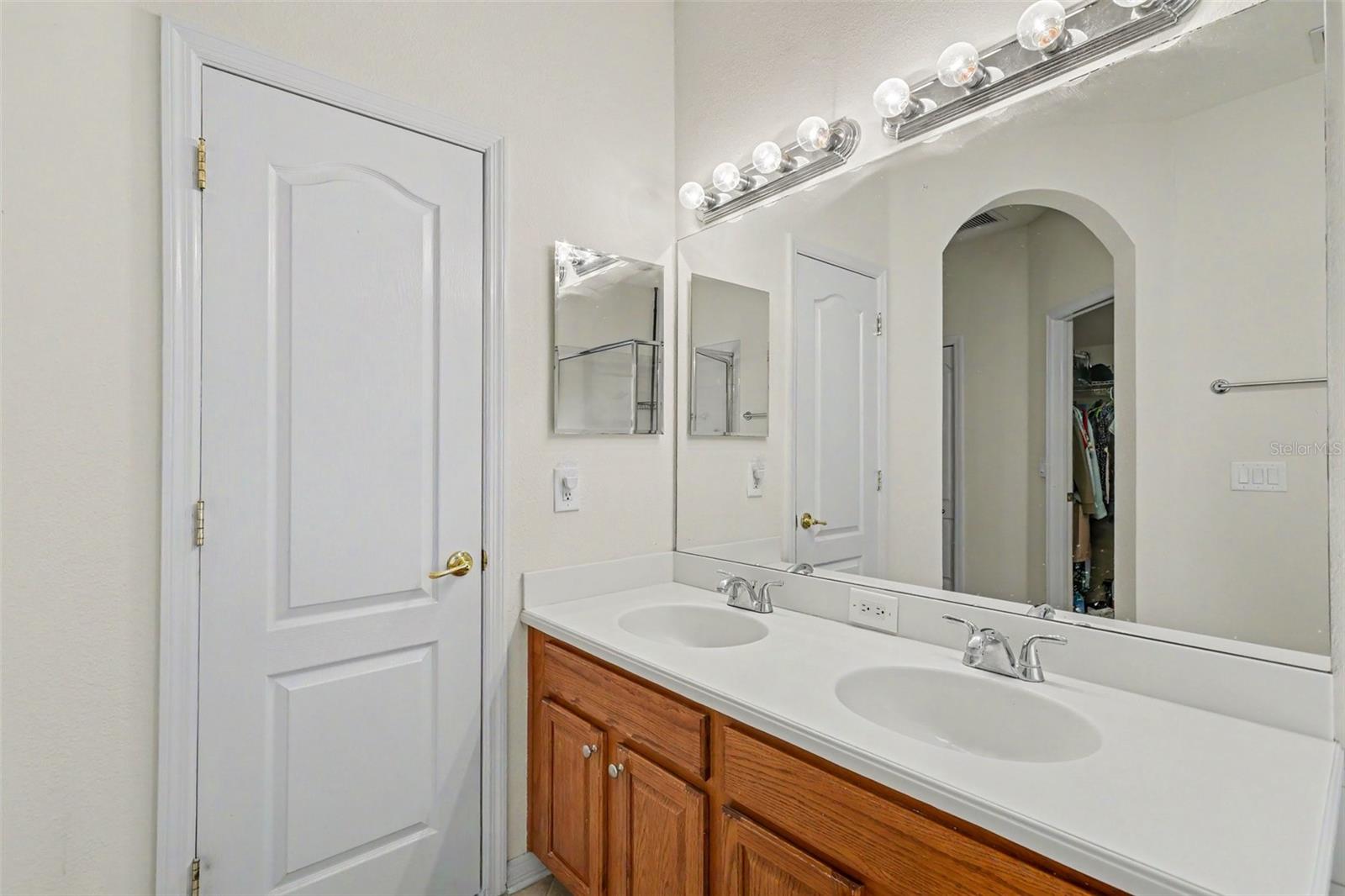 10710 SHADY PRESERVE DR