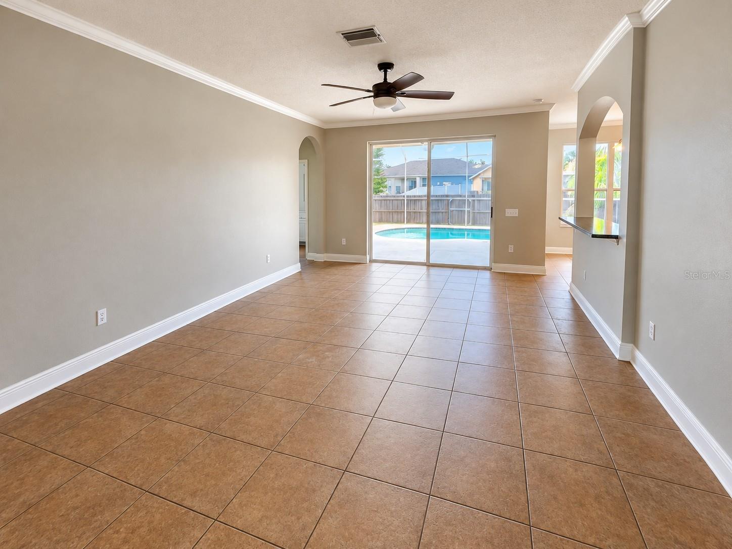 1753 OPEN FIELD LOOP