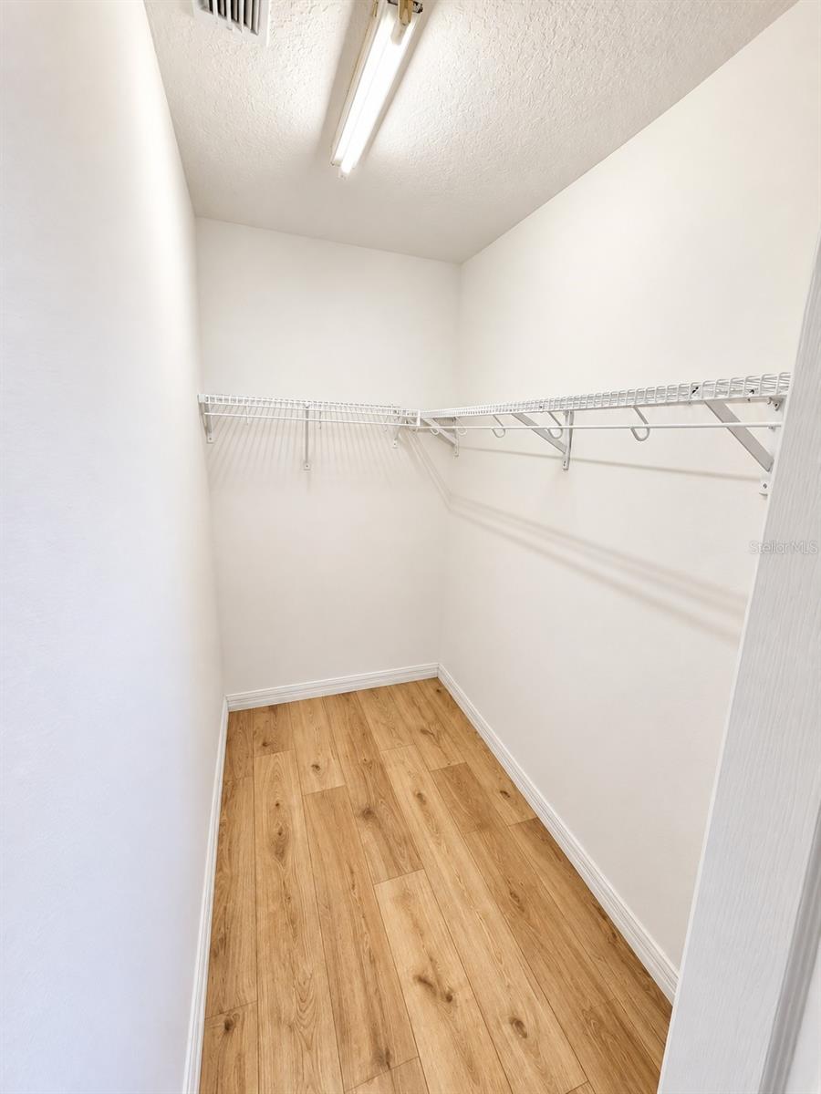 1753 OPEN FIELD LOOP